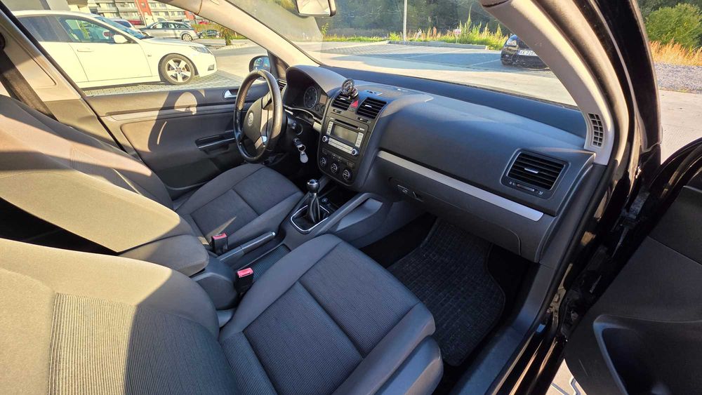 Golf V 2007 r.  z gazem