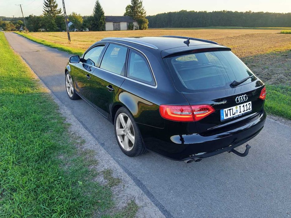 Audi A4 B8 2.0tdi-143km-lift-ksenon-hak-navi-sprowadzony!