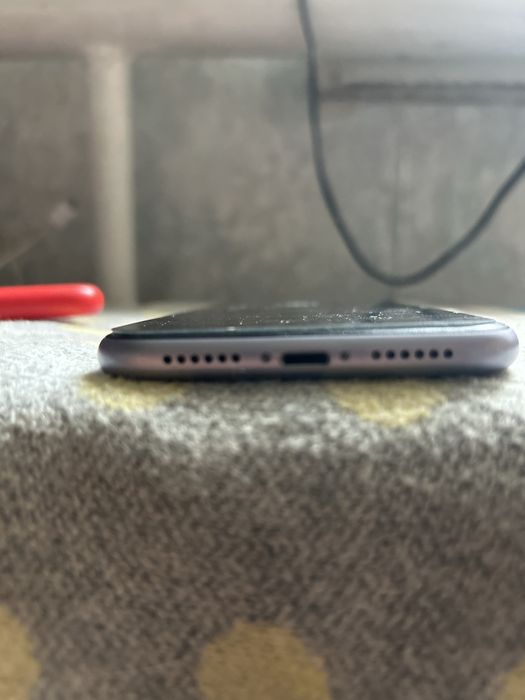 обменяю iPhone 11/64