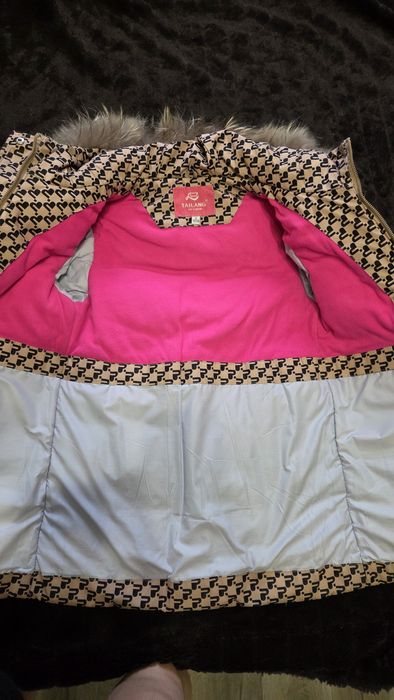 Зимова куртка на дівчинку