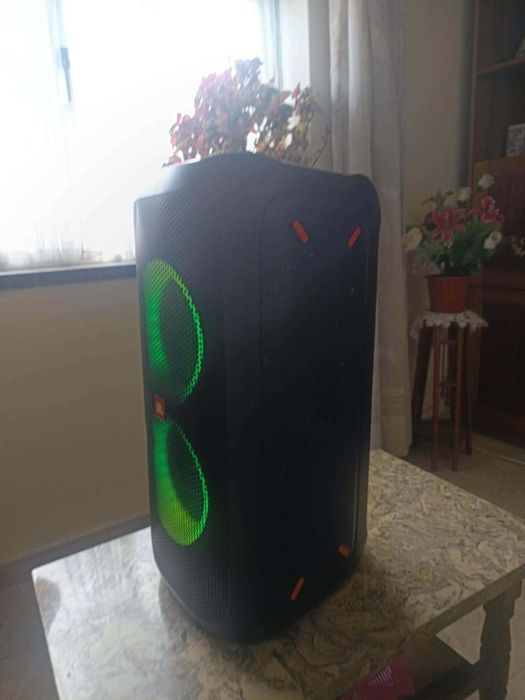 JBL PARTYBOX 100 impecavel