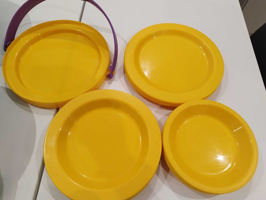 Conjunto muito prático para piquenique. Fácil de transportar.