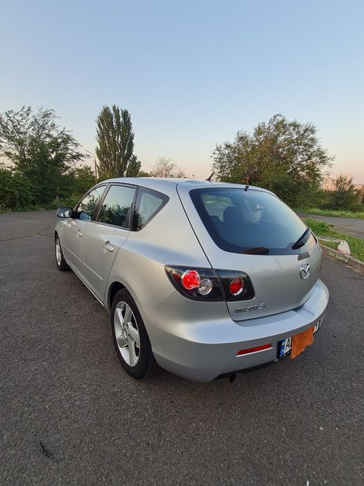 Мазда 3 1.6 бензин  Mazda 3
