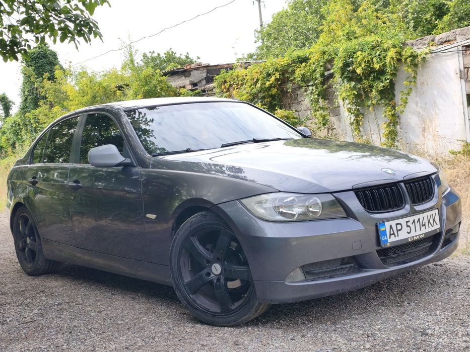 Продам BMW E90 2L автомат