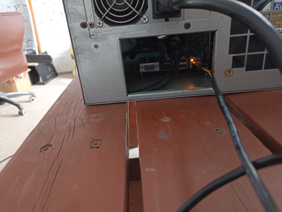 Koparka kryptowalut 8x Nivida p104 8gb/ 12x p106/100