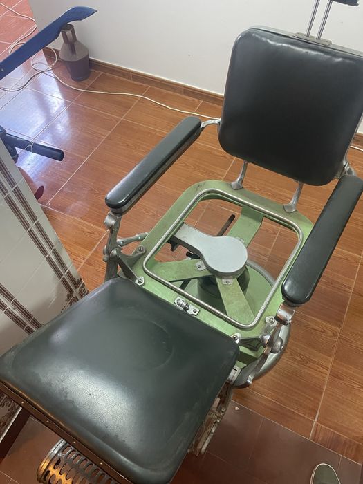 Cadeira de barbeiro antiga
