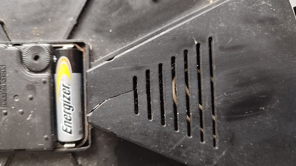 Zegar ścienny w kształcie opony.