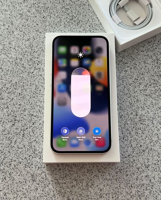 iPhone 13 128GB White neverlock
