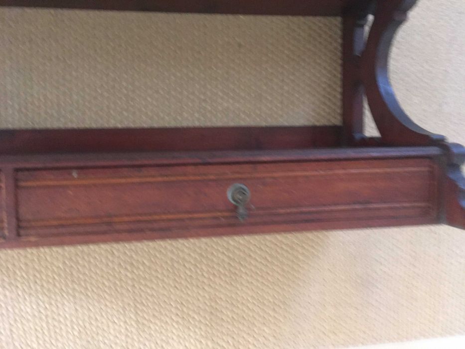 Estante de escrivaninha em Casquinha