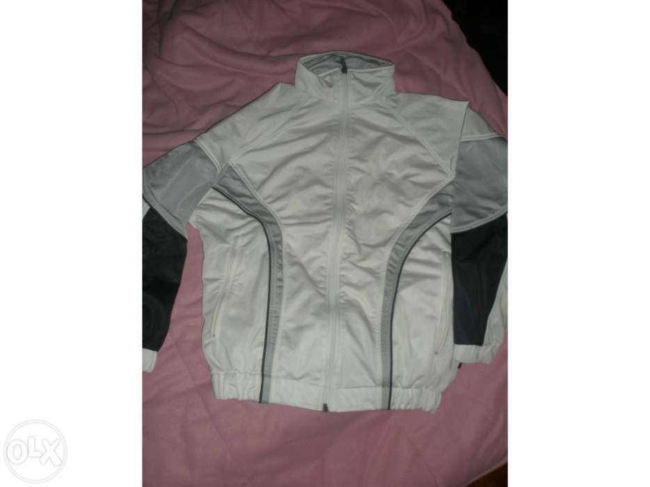 Casaco desporto novo