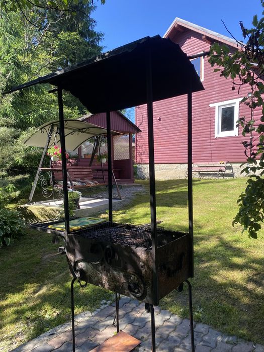 Будинок біля річки