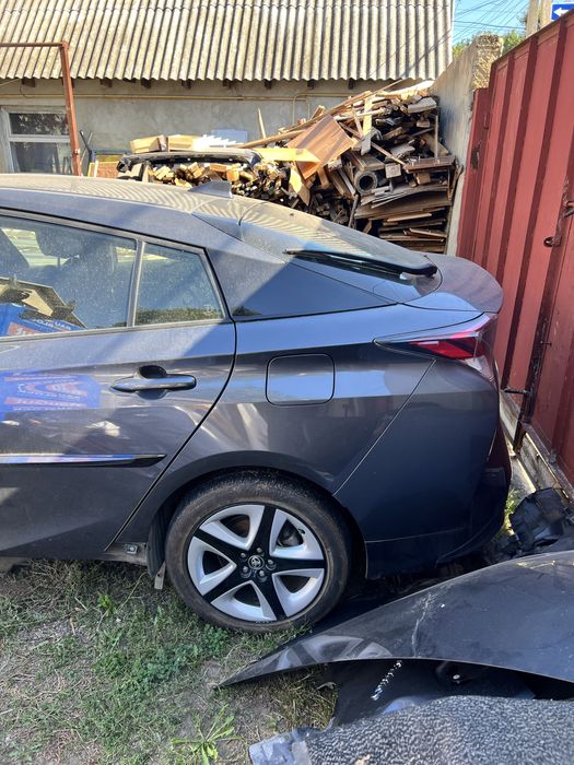 toyota prius v50 2016 75000 миль