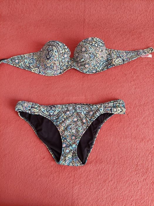 Продам  купальник victoria's secret

ОРИГИНАЛ!
В НАЛИЧИИ!
Верх: 3