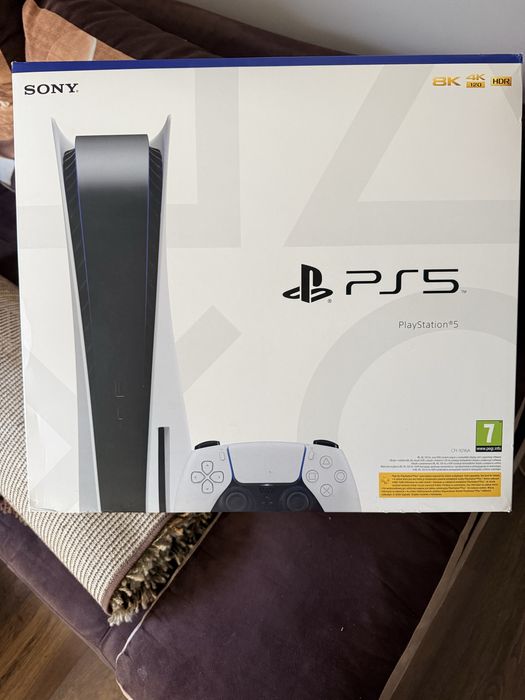 Konsola PS5 z napędem