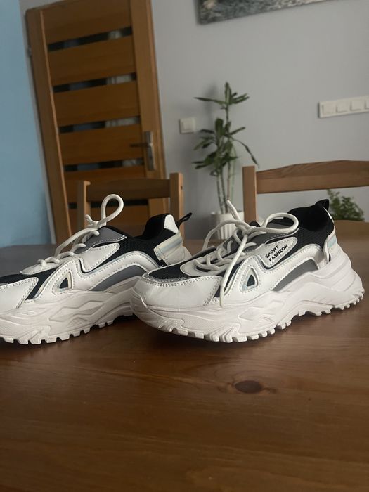Buty sportowe damskie