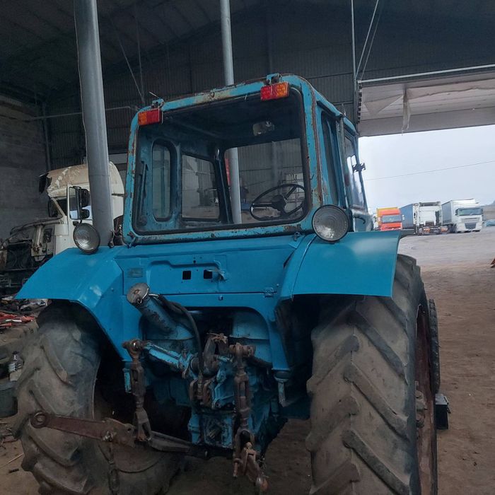 Трактор МТЗ -80 .