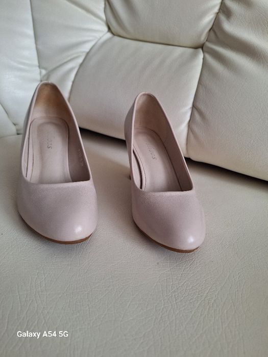 Туфлі жіночі бежеві