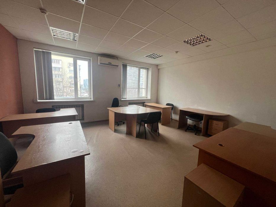 Оренда офісу 1500 м2., фасад, з меблями, Печерськ, метро Звіринецька