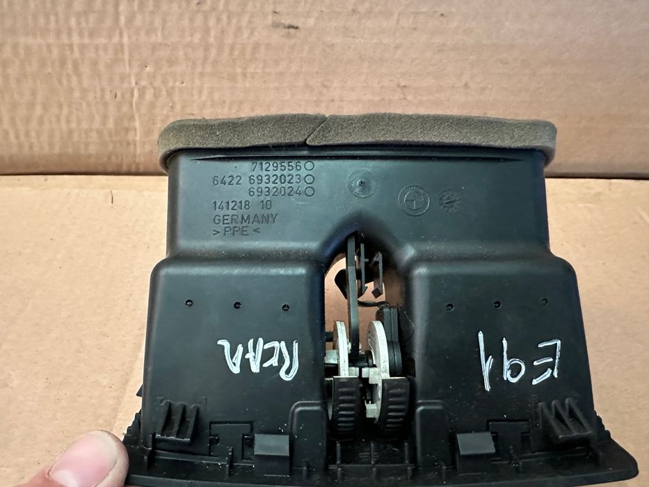 DIFUSOR AR TRASEIRO CENTRAL BMW E90 E91 318D 320D