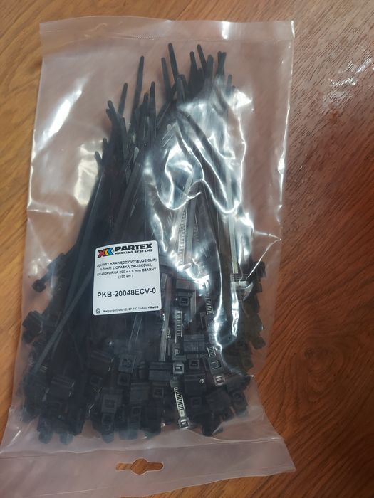 Uchyty krawędziowe oraz Osłona fotowoltaikaa