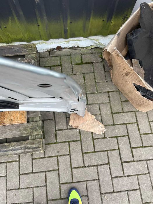Bmw M3 e90 e92 e93 maska pokrywa silnika