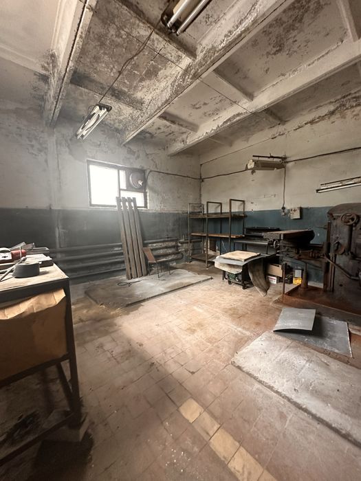 Великий гараж для буса, лодки ЦЕНТР