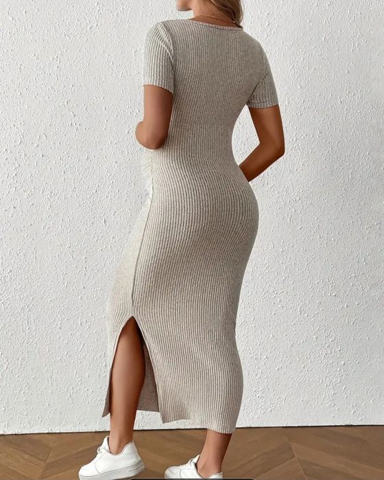 Довга сукня в рубчик