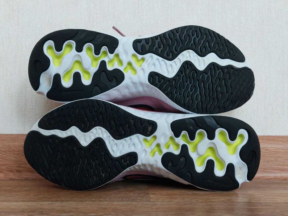 Кроссовки Nike Renew Run 2