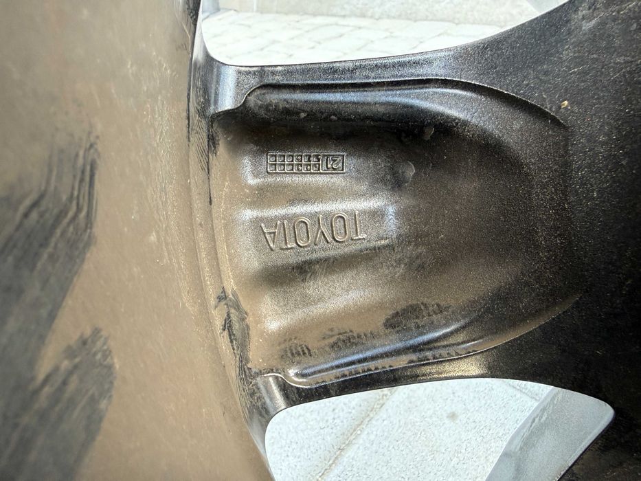Диски Toyota R17 6x139,7 7,5J ET30 Hilux Land Cruiser Prado Tacoma