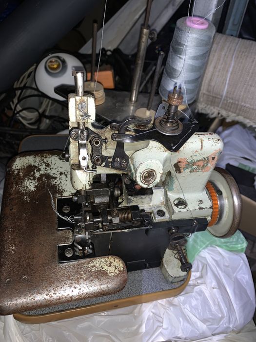 Срочно Продам швейные машинки оверлок прес для фурнитуры