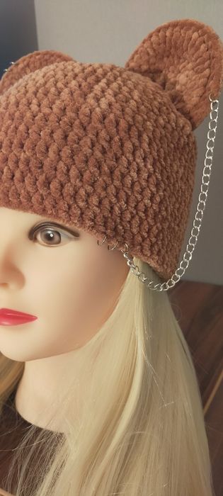 Шапка с пирсингом с ушками