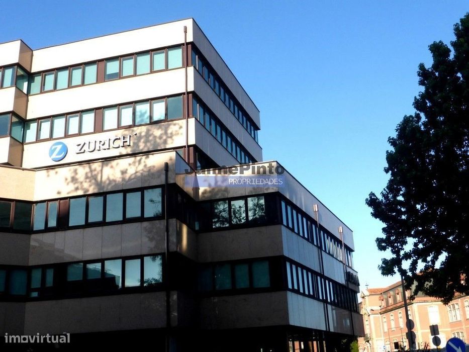 Arrenda-se Escritório/Loja, Porto, Cedofeita, próximo Rot. Boavista...