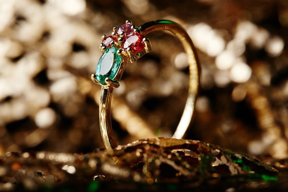 Pierścionek Szmaragd Szafiry