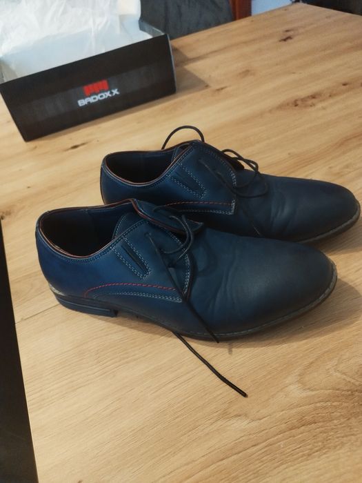 Buty galowe młodzieżowe