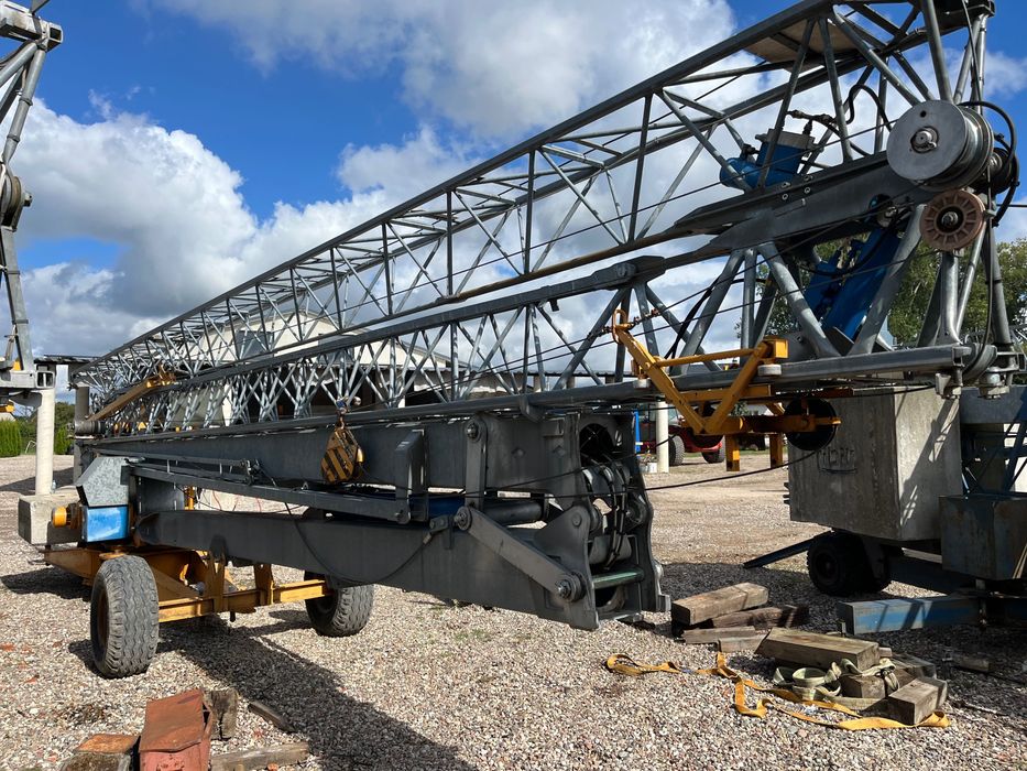 Żuraw budowlany Dzwig dekarski San Marco