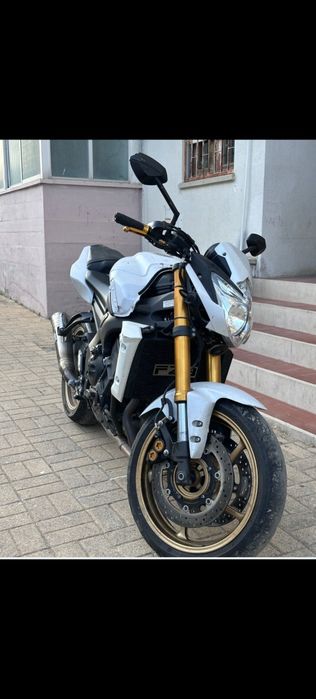 Vendo moto fz8 completamente nova com 30mil km