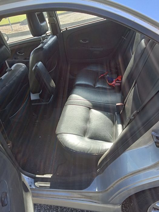 . Mitsubishi carisma  1350€