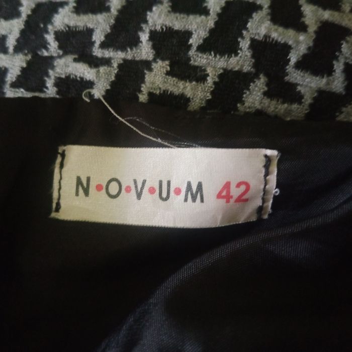 Czarna spódniczka, spódnica w szarą pepitkę, do kolan, rozmiar 42