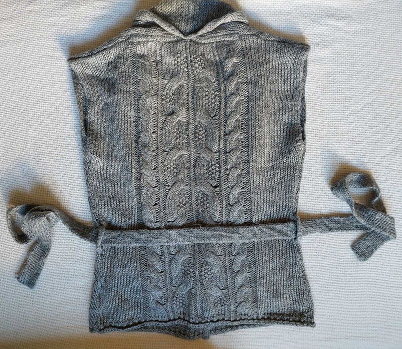 Gap Kids sweter/kamizelka 8T z wełną