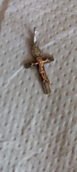 Серебряные изделия- кольца, браслет на часы, и бижутерия .