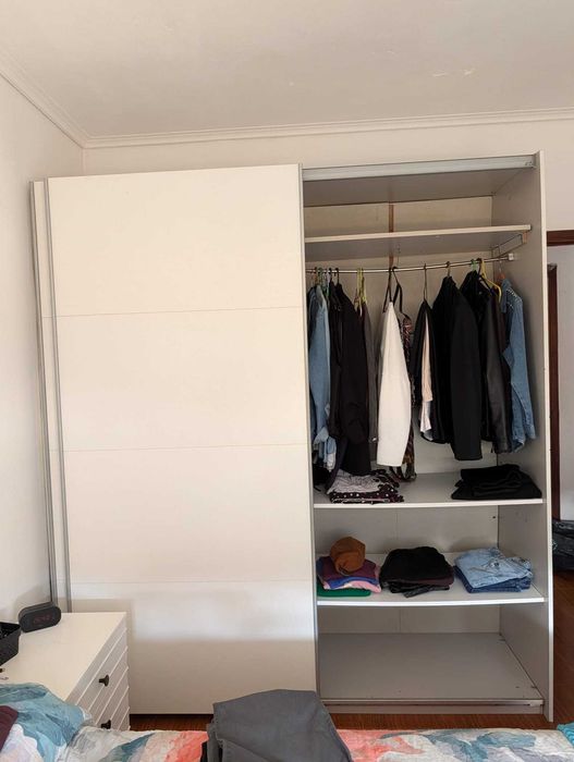 Roupeiro de duas portas (estilo closet)