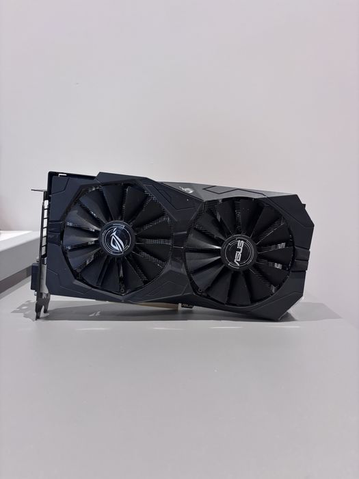 Placa gráfica Asus ROG Strix RX 570 OC