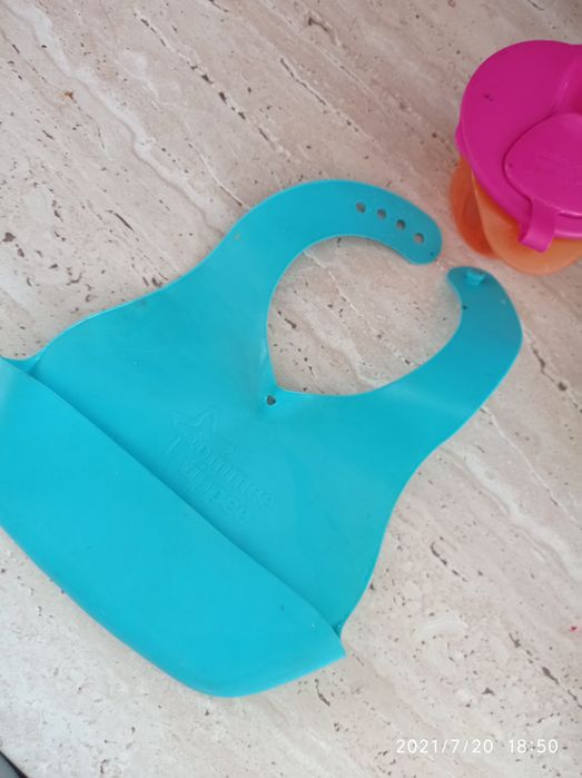 Tomee Tippee 7 sliniakow/fartuszkow , miseczki i naczynia ,ogrzewacz t