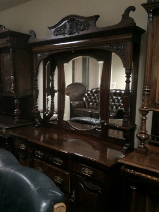 Антиквариат.Буфет.Комод. Зеркало.