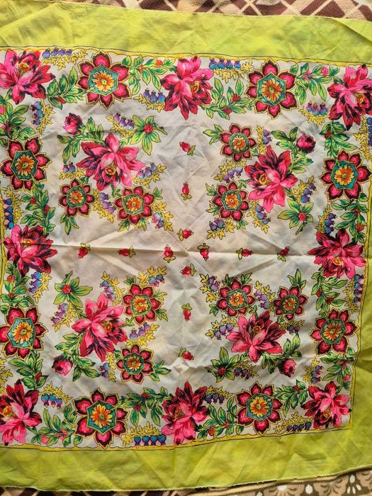 Ludowe chusty na głowę