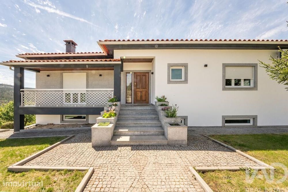 Quinta T5 em Sezures de 427 m2