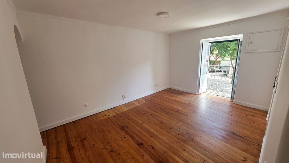Apartamento para arrendar Praça das Flores-Lisboa