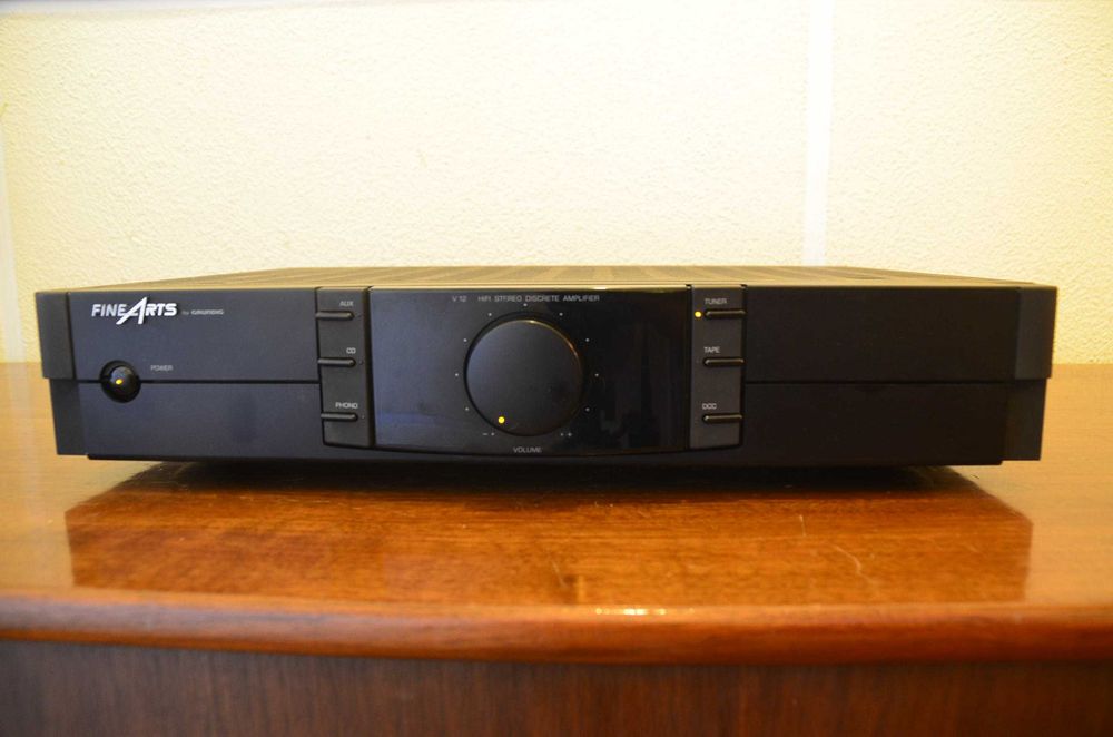 Amplificador Grundig Fine Arts V 12