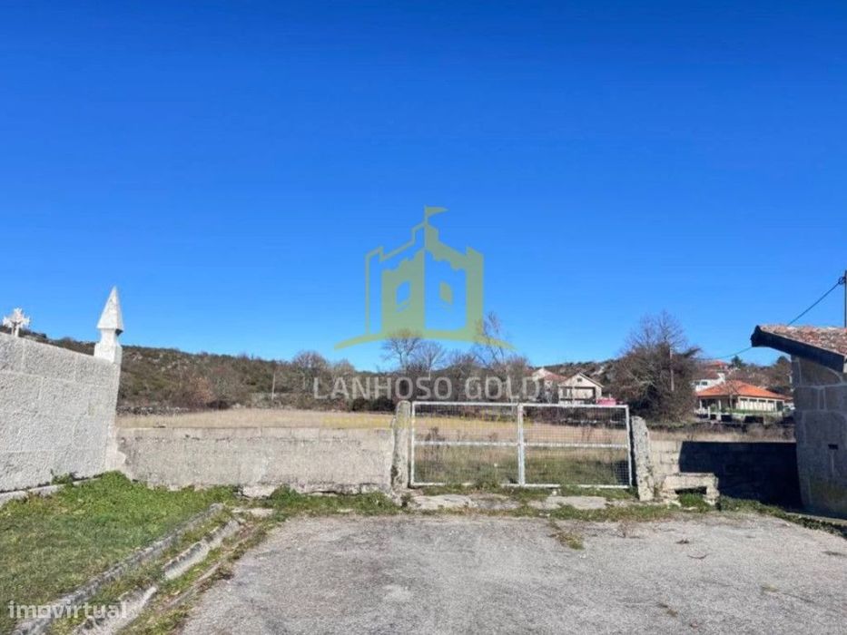 Terreno de 4550m² em Sarraquinhos, Montalegre - Excelente Oportunid...