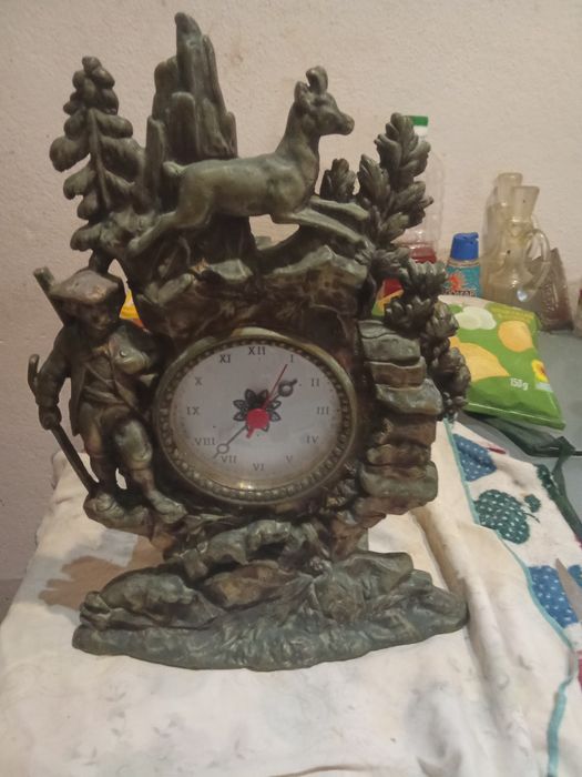 Relógio em bronze antigo